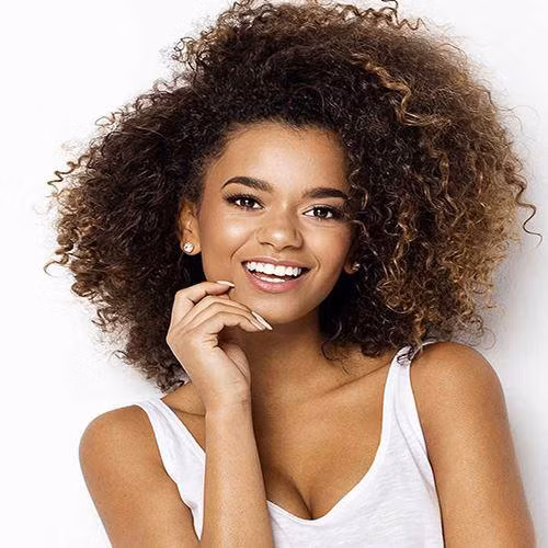 Những mẫu tóc ngắn uốn đẹp trẻ trung hot nhất năm 2020 ảnh 22 toc ngan uon dep tre trung cho ban gai hot nhat nam 2020 - 23