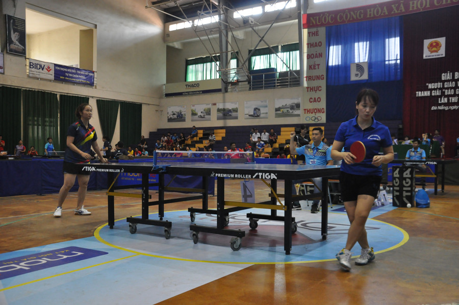 Vẻ mặt tiếc nuối của vận động viên sau một pha bóng tranh chấp