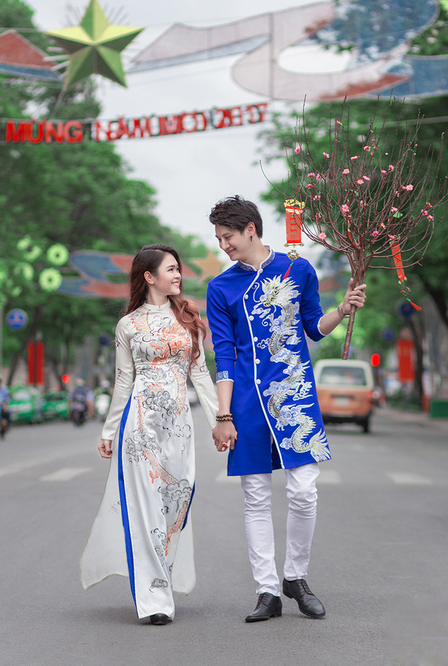 Yêu nhau gần 2 năm, đây là lần thứ 3 Nino về Việt Nam thăm Thơ. Mỗi lần Nino dành khoảng nửa tháng cho tới 1 tháng để ở bên bạn gái.