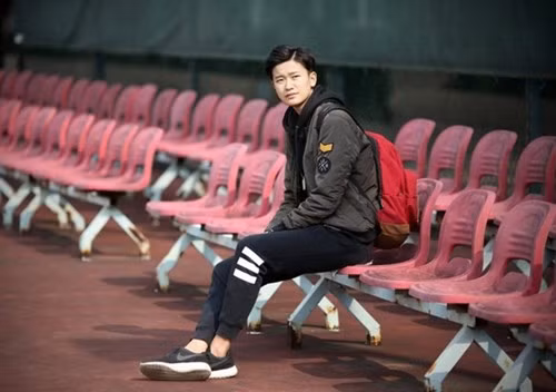 co-giao-the-duc-dep-trai-khien-nu-sinh-cung-phat-me-3