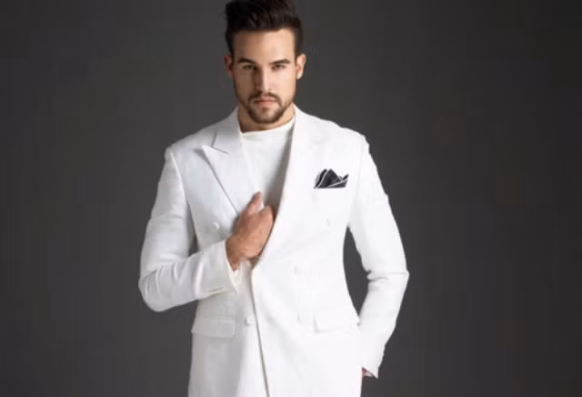 Những kiểu vest trẻ trung cho tiệc cuối năm