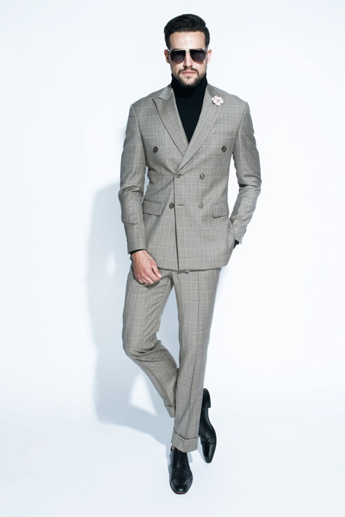 Bộ ảnh được thực hiện với sự hỗ trợ của nhiếp ảnhMilor Trần, người mẫuSebastian Gonzalez, trang điểmJolie, stylistTrần Đạt. nhung-kieu-vest-tre-trung-cho-tiec-cuoi-nam-12