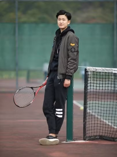 co-giao-the-duc-dep-trai-khien-nu-sinh-cung-phat-me-8