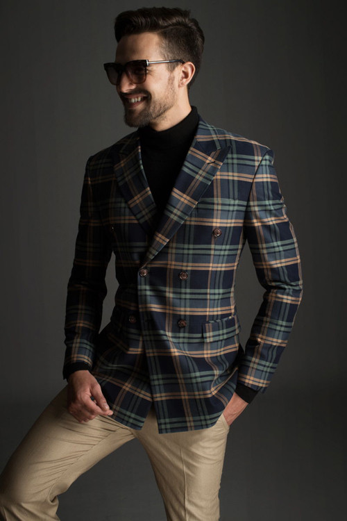 Bộ sưu tập khai thác nhiều gam màu và họa tiết tôn nét sang trọng và mang đến nhiều gợi ý thú vị cho phái mạnh trong việc chọn lựa trang phục đi tiệc. nhung-kieu-vest-tre-trung-cho-tiec-cuoi-nam-6