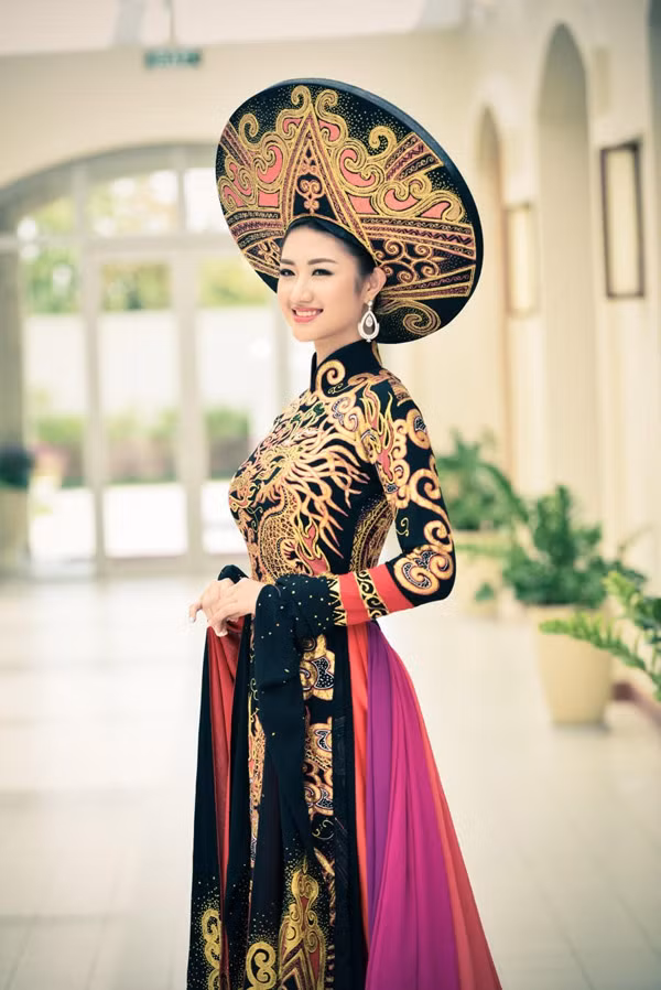 2016: Hoa hậu đăng quang rồi "ẩn dật" ảnh 6