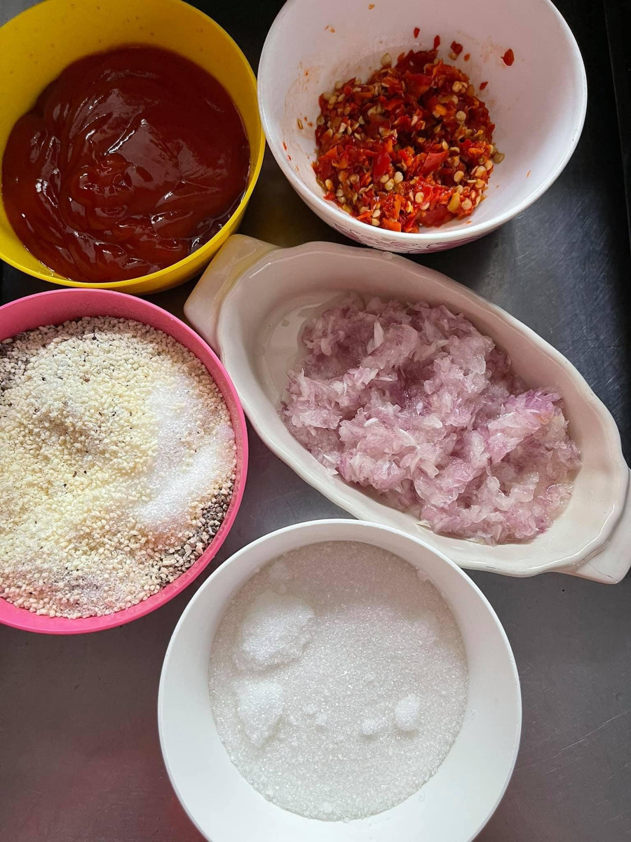 Nguyên liệu để làm món nước sốt thần thánh