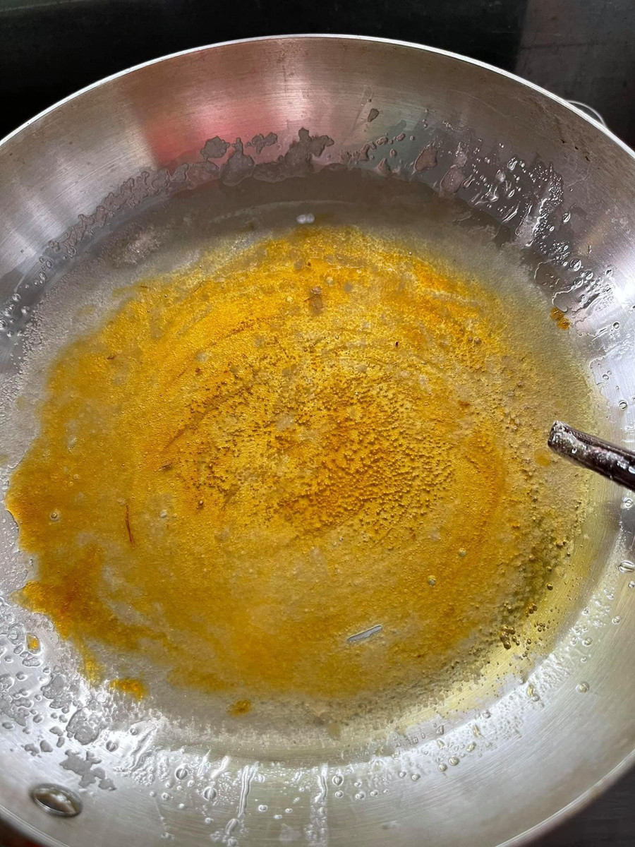 Thắng màu Caramel.