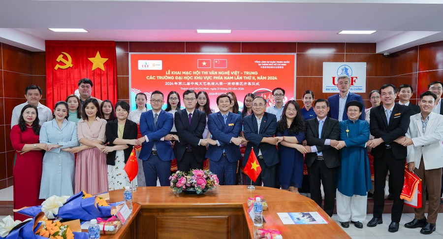 Các bên thể hiện sự đoàn kết khi tham gia hội thi.