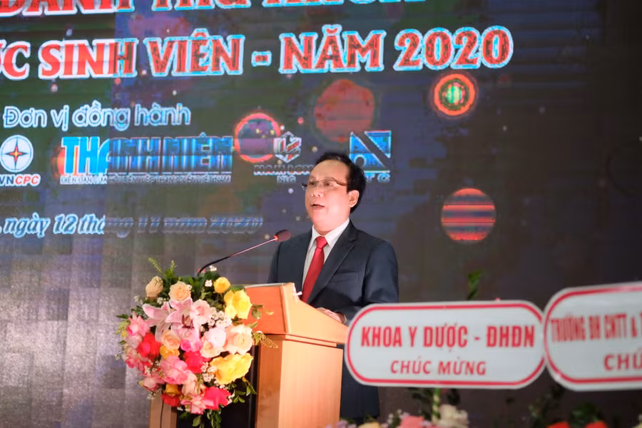 PGS.TS Nguyễn Ngọc Vũ – Giám đốc Đại học Đà Nẵng phát biểu tại Lễ Vinh danh.