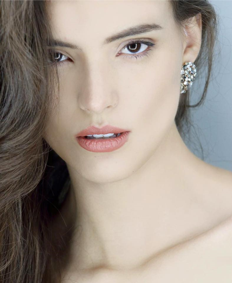 Vẻ đẹp thông minh và sự tự tin là thế mạnh của tân hoa hậu trong vòng chung kết Hoa hậu Thế giới năm nay. Nhan sac nguoi dep Mexico dang quang Hoa hau The gioi 2018 hinh anh 4