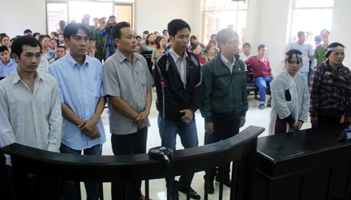 TAND TP Tuy Hòa xét xử vụ 5 công an dùng nhục hình