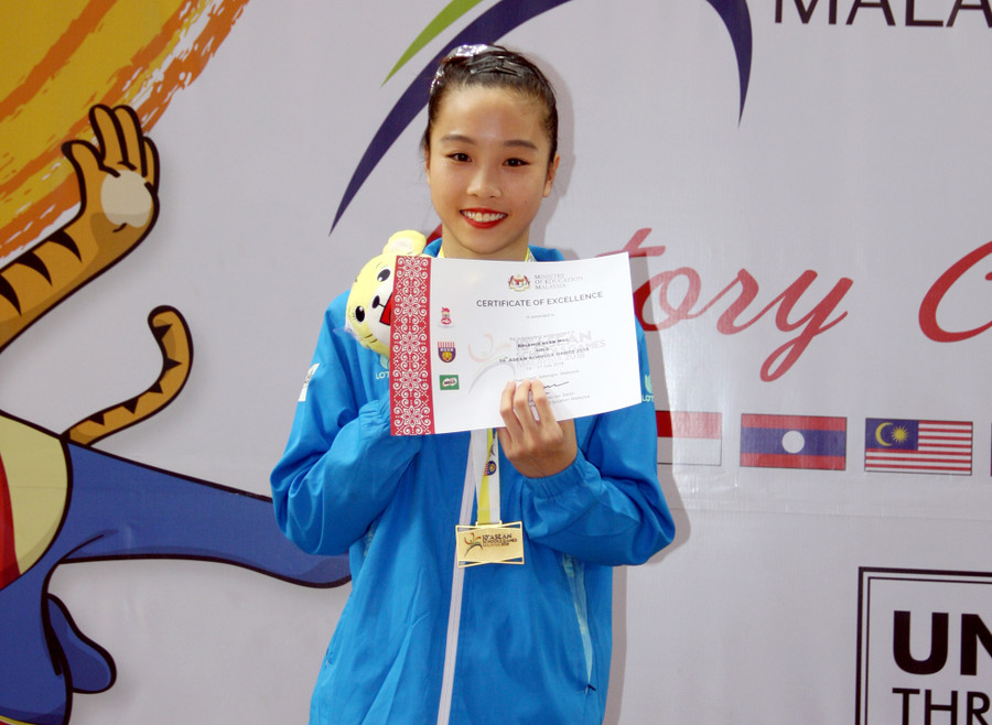 Trần Đoàn Quỳnh Nam - vận động viên giành 2 huy chương vàng tại 10th Asean Schools Games Trần Đoàn Quỳnh Nam - vận động viên giành 2 huy chương vàng tại 10th Asean Schools Games