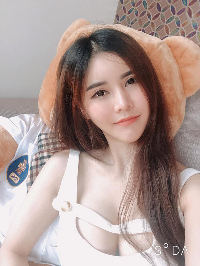 Hot girl tung ảnh quá khứ, kể về nỗ lực lột xác đẹp đến kinh ngạc ảnh 1 Nữ thần xinh như mộng bất ngờ tung ảnh quá khứ khiến dân tình “đứng hình” - 2