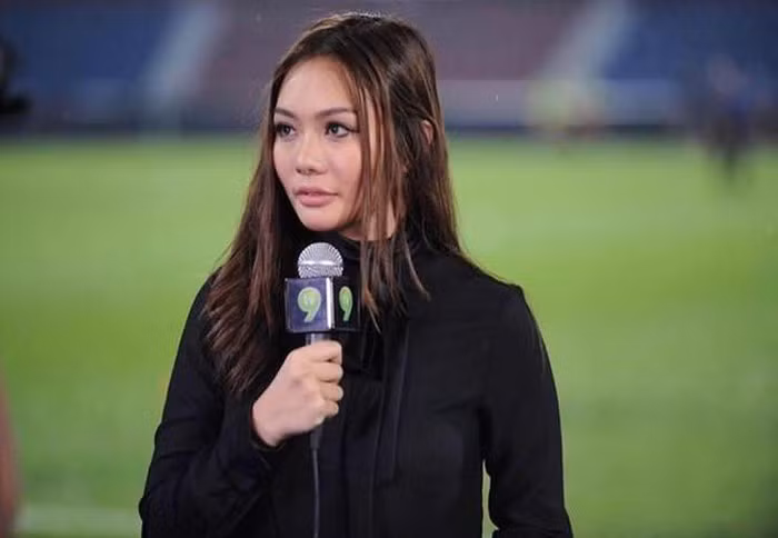 Dàn bạn gái và vợ toàn MC, diễn viên, người mẫu của đội tuyển Malaysia ảnh 2