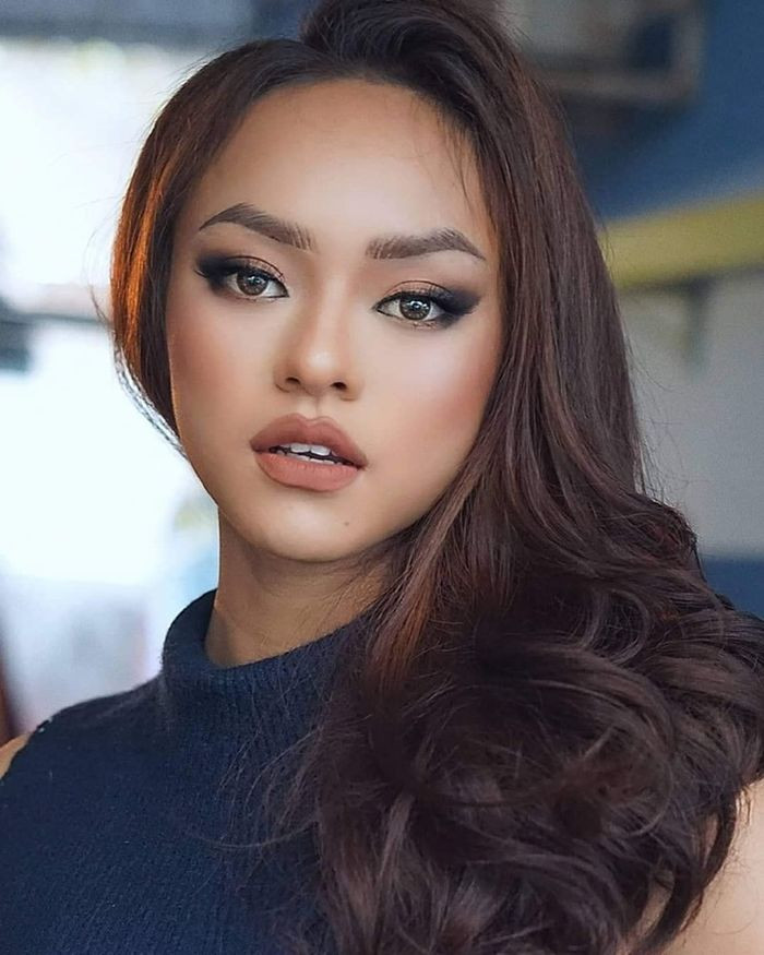 Chỉ cần có chân mày, Mai Ngô dư sức cân cả vũ trụ người đẹp ảnh 3