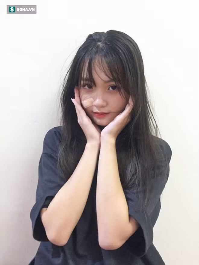 Khoe bức ảnh chân dài miên man, cô gái lại khiến người khác phải để ý đến chi tiết khác trên cơ thể - Ảnh 3.