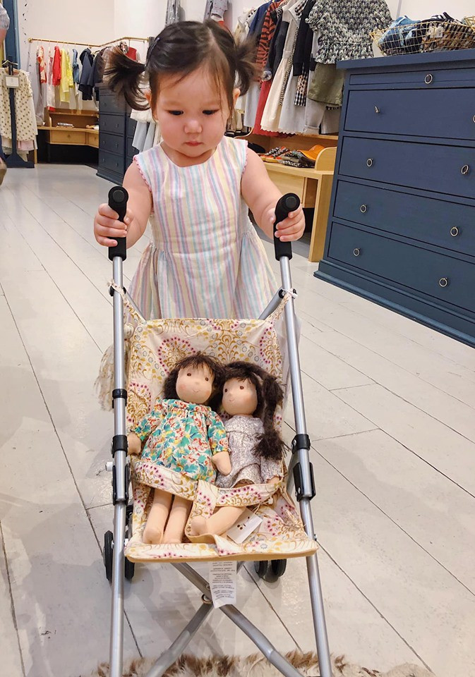 Cuộc sống của các Rich kid thế hệ 10X nhà sao Việt: Ở biệt thự triệu đô, tủ đồ ngập hàng hiệu, du lịch khắp thế giới ảnh 54 Cuộc sống của các Rich kid thế hệ 10X nhà sao Việt: Ở biệt thự triệu đô, tủ đồ ngập hàng hiệu, du lịch khắp thế giới ảnh 54