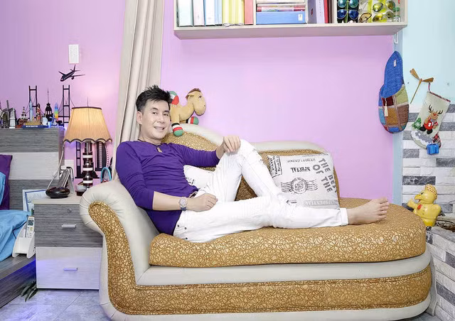 Đoan Trường tự gọi ngôi nhà đáng yêu của mình là "ngôi nhà của ánh sáng và nước".