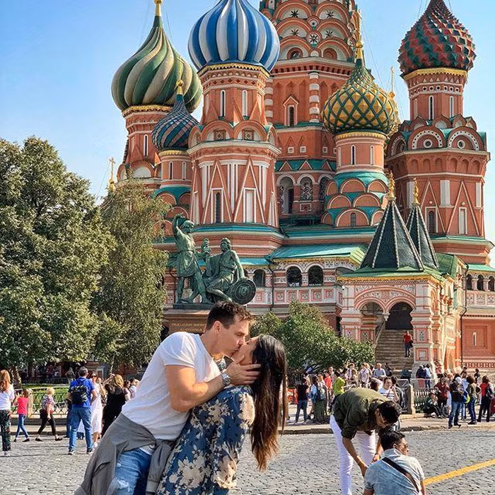 Mối tình gần một thập kỷ và lễ cưới trong mơ của cô gái Việt làm dâu Hoàng gia Monaco ảnh 7