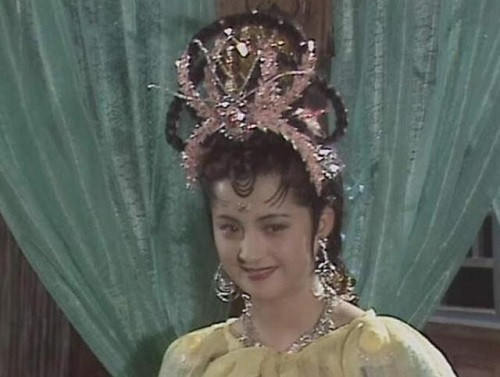 Tây Du Ký: Yêu tinh nhện không chịu để lộ cơ thể, bất ngờ với cách đạo diễn Dương Khiết qua mắt khản giả - Ảnh 2 Tây Du Ký: Yêu tinh nhện không chịu để lộ cơ thể, bất ngờ với cách đạo diễn Dương Khiết qua mắt khản giả - Ảnh 2