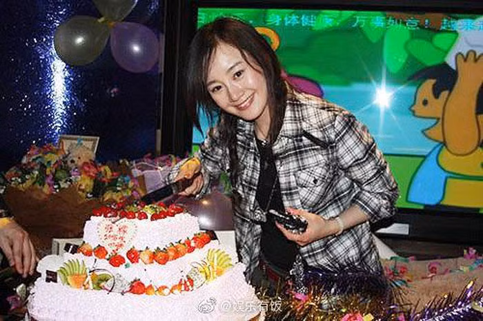 Bất ngờ nhan sắc Dương Mịch cùng dàn người đẹp 8X thời mới vào nghề ảnh 1