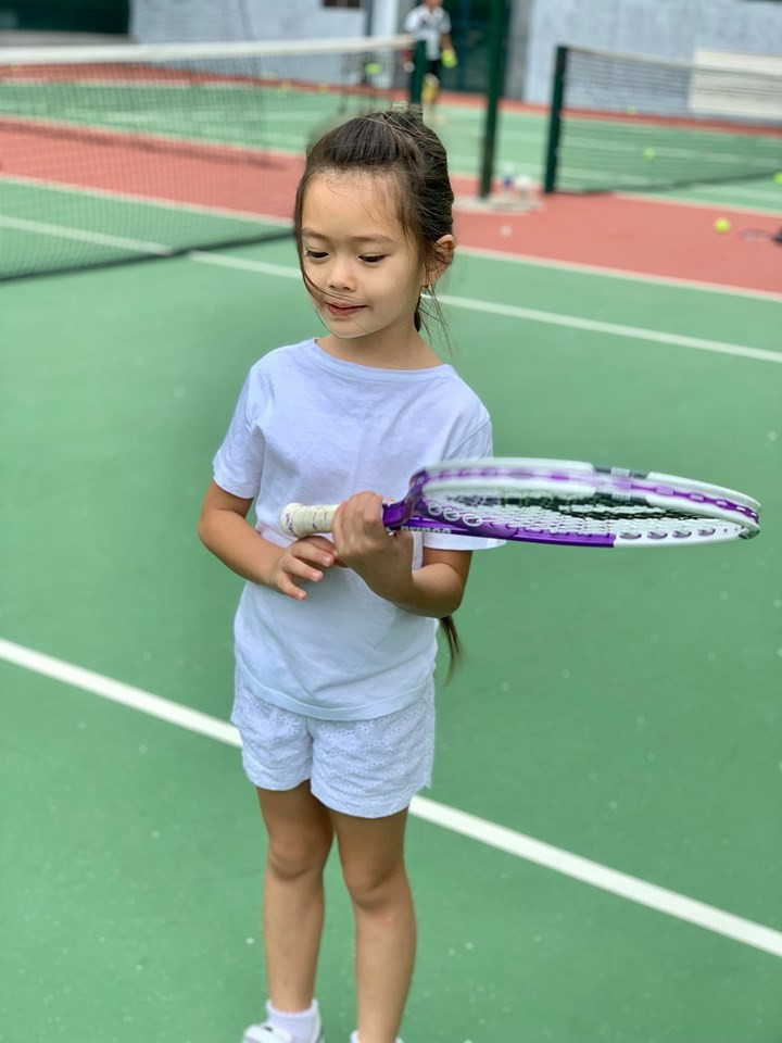 Cuộc sống của các Rich kid thế hệ 10X nhà sao Việt: Ở biệt thự triệu đô, tủ đồ ngập hàng hiệu, du lịch khắp thế giới ảnh 45 Cuộc sống của các Rich kid thế hệ 10X nhà sao Việt: Ở biệt thự triệu đô, tủ đồ ngập hàng hiệu, du lịch khắp thế giới ảnh 45