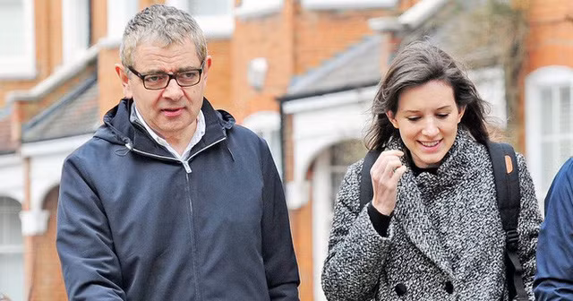 Siêu giàu và nổi tiếng, nhan sắc 2 người vợ của Mr Bean ra sao? - Ảnh 7.