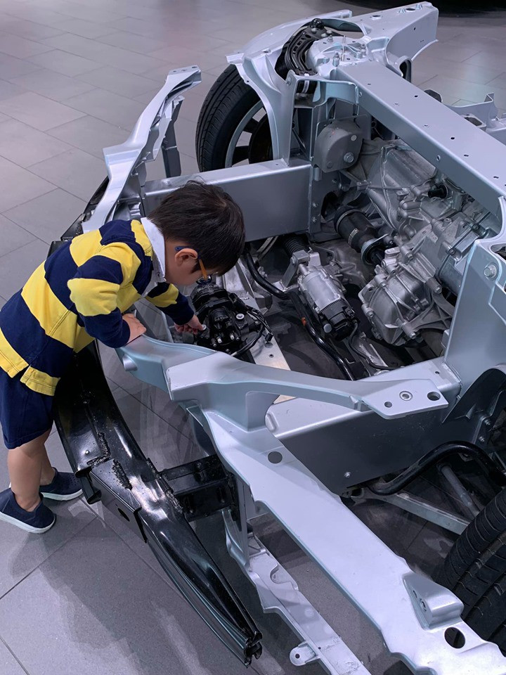 Cuộc sống của các Rich kid thế hệ 10X nhà sao Việt: Ở biệt thự triệu đô, tủ đồ ngập hàng hiệu, du lịch khắp thế giới ảnh 28 Cuộc sống của các Rich kid thế hệ 10X nhà sao Việt: Ở biệt thự triệu đô, tủ đồ ngập hàng hiệu, du lịch khắp thế giới ảnh 28