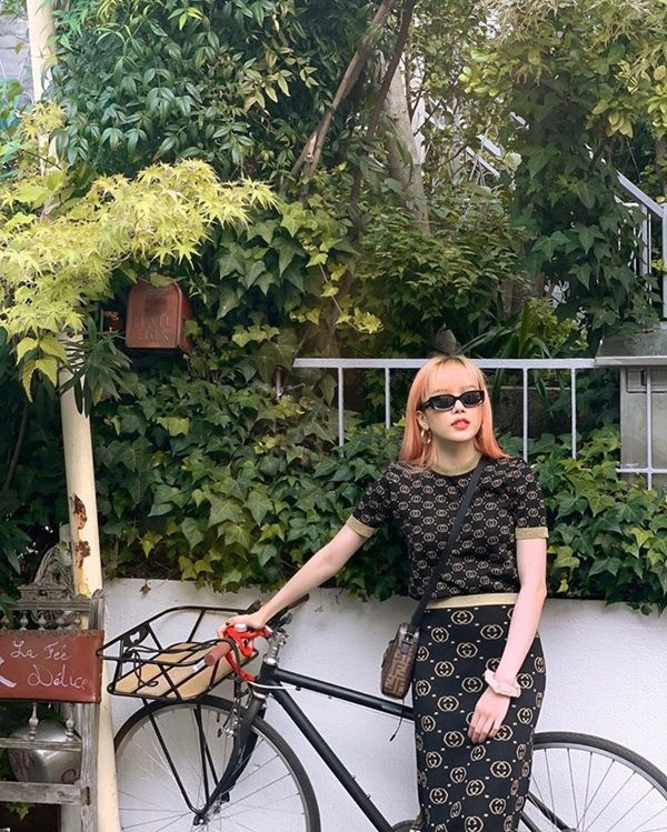 Sơn Tùng - Thiều Bảo Trâm lại lộ ảnh hẹn hò ở Nhật Bản