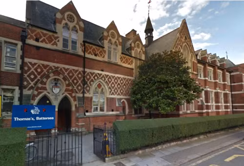 Ngôi trường hoàng gia Thomas"s Battersea. Ảnh: Standard. Ngôi trường hoàng gia Thomass Battersea. Ảnh:Standard