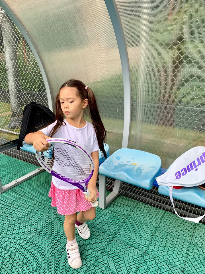 Cuộc sống của các Rich kid thế hệ 10X nhà sao Việt: Ở biệt thự triệu đô, tủ đồ ngập hàng hiệu, du lịch khắp thế giới ảnh 46 Cuộc sống của các Rich kid thế hệ 10X nhà sao Việt: Ở biệt thự triệu đô, tủ đồ ngập hàng hiệu, du lịch khắp thế giới ảnh 46