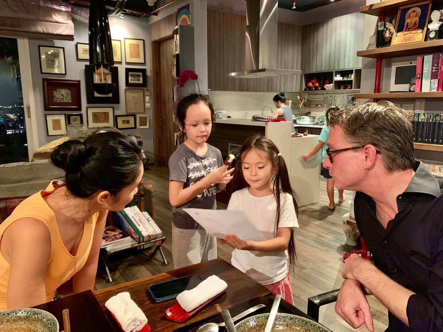 Cuộc sống của các Rich kid thế hệ 10X nhà sao Việt: Ở biệt thự triệu đô, tủ đồ ngập hàng hiệu, du lịch khắp thế giới ảnh 50 Cuộc sống của các Rich kid thế hệ 10X nhà sao Việt: Ở biệt thự triệu đô, tủ đồ ngập hàng hiệu, du lịch khắp thế giới ảnh 50