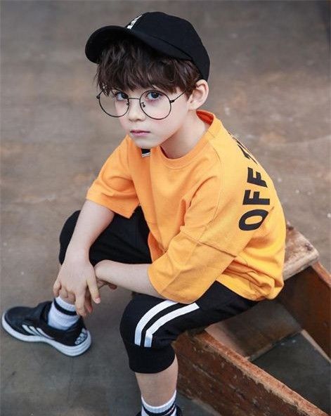 Bat ngo voi nhan sac cua cau be tung duoc menh danh la 