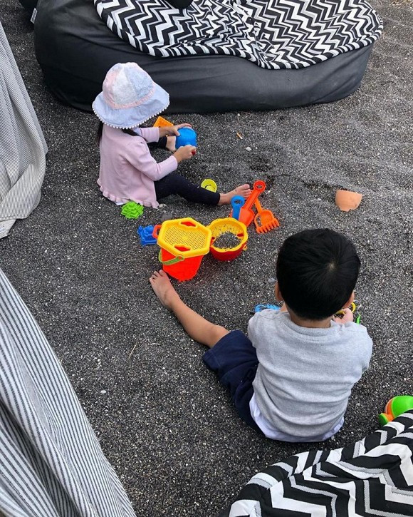 Cuộc sống của các Rich kid thế hệ 10X nhà sao Việt: Ở biệt thự triệu đô, tủ đồ ngập hàng hiệu, du lịch khắp thế giới ảnh 2 Cuộc sống của các Rich kid thế hệ 10X nhà sao Việt: Ở biệt thự triệu đô, tủ đồ ngập hàng hiệu, du lịch khắp thế giới ảnh 2