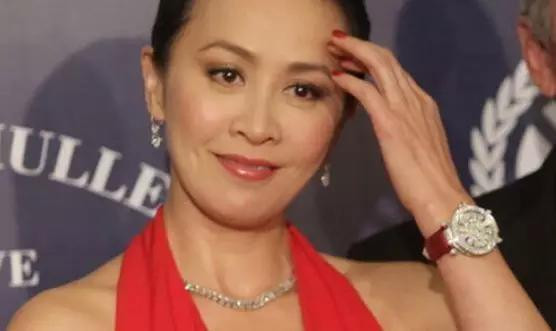 Những bộ sưu tập cực độc, cực hấp dẫn từ bình dân cho tới tiền tỷ của sao Hoa ngữ-8