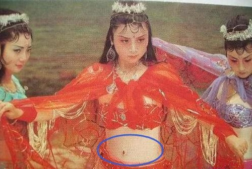 Tây Du Ký: Yêu tinh nhện không chịu để lộ cơ thể, bất ngờ với cách đạo diễn Dương Khiết qua mắt khản giả - Ảnh 3 Tây Du Ký: Yêu tinh nhện không chịu để lộ cơ thể, bất ngờ với cách đạo diễn Dương Khiết qua mắt khản giả - Ảnh 3