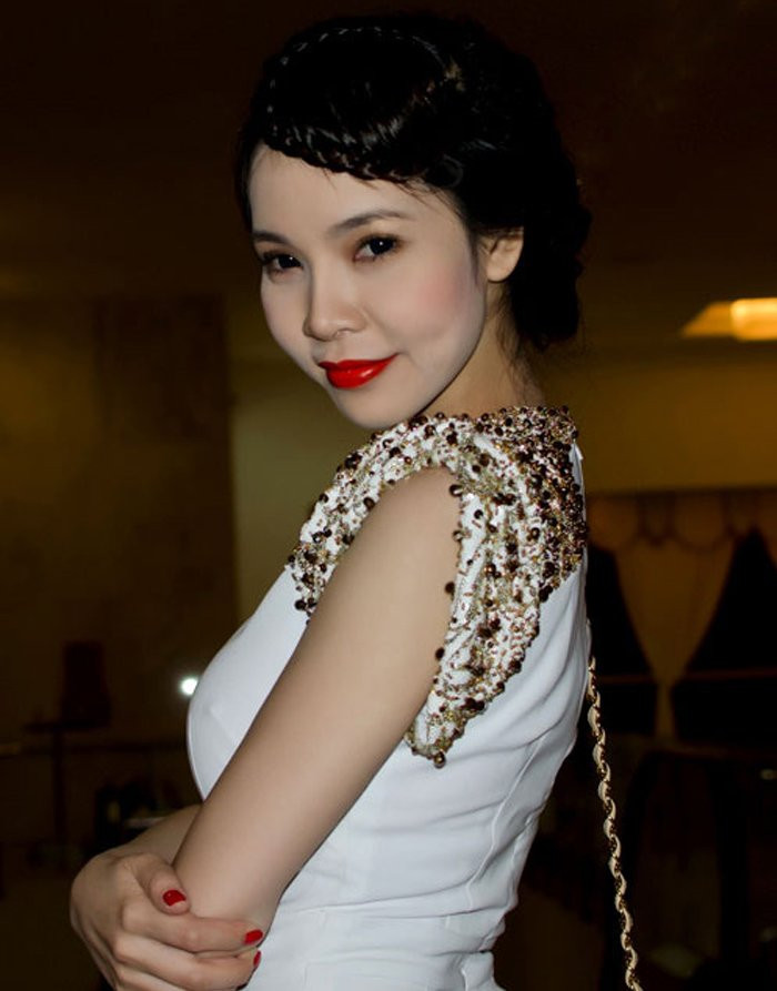 Bất ngờ gương mặt khác lạ, cứng đơ của Lương Bích Hữu ảnh 10 tung la thanh xuan cua bao nguoi, luong bich huu bay gio gay that vong vi guong mat do cung - 11