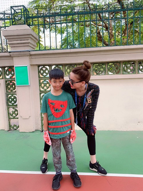 Cuộc sống của các Rich kid thế hệ 10X nhà sao Việt: Ở biệt thự triệu đô, tủ đồ ngập hàng hiệu, du lịch khắp thế giới ảnh 38 Cuộc sống của các Rich kid thế hệ 10X nhà sao Việt: Ở biệt thự triệu đô, tủ đồ ngập hàng hiệu, du lịch khắp thế giới ảnh 38