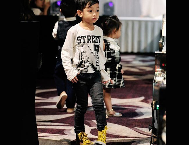 Cuộc sống của các Rich kid thế hệ 10X nhà sao Việt: Ở biệt thự triệu đô, tủ đồ ngập hàng hiệu, du lịch khắp thế giới ảnh 36 Cuộc sống của các Rich kid thế hệ 10X nhà sao Việt: Ở biệt thự triệu đô, tủ đồ ngập hàng hiệu, du lịch khắp thế giới ảnh 36