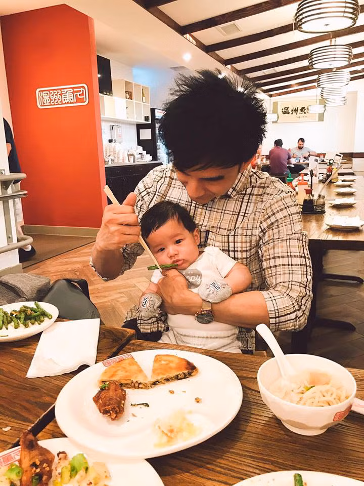 Cuộc sống của các Rich kid thế hệ 10X nhà sao Việt: Ở biệt thự triệu đô, tủ đồ ngập hàng hiệu, du lịch khắp thế giới ảnh 15