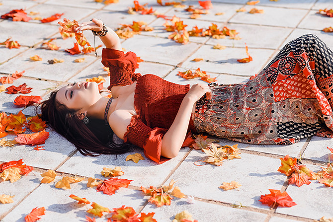 Hàng cây phong lá đỏ lãng mạn xuất hiện tại Hà Nội