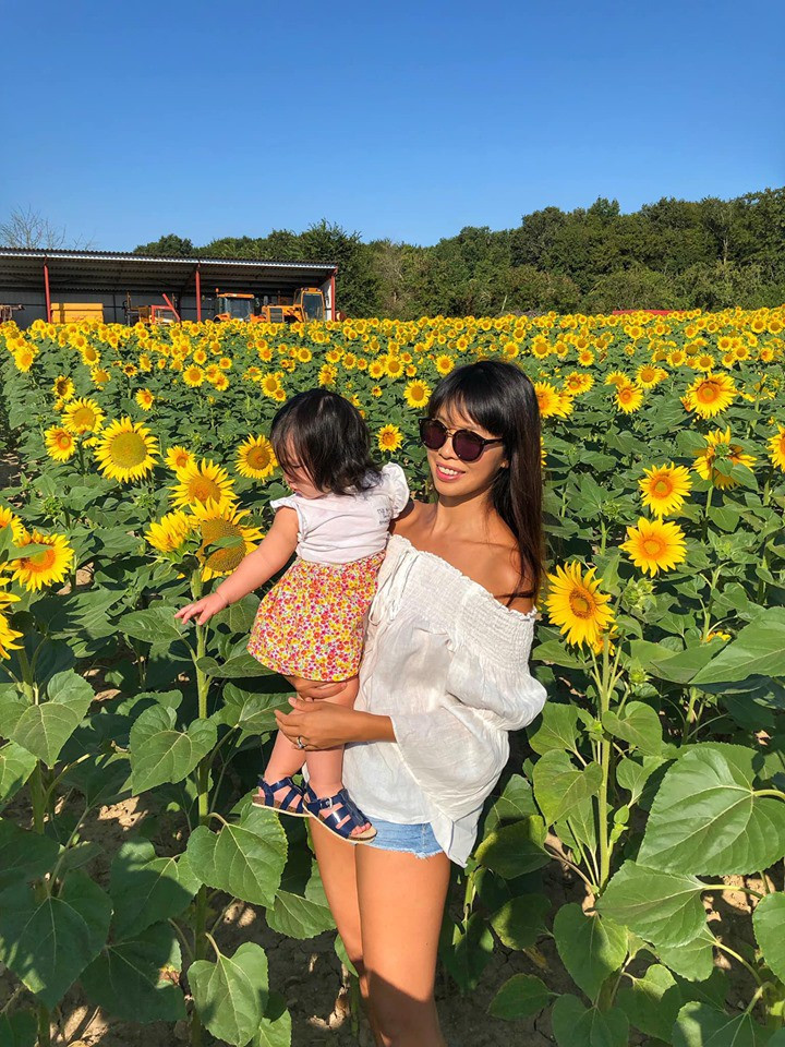 Cuộc sống của các Rich kid thế hệ 10X nhà sao Việt: Ở biệt thự triệu đô, tủ đồ ngập hàng hiệu, du lịch khắp thế giới ảnh 61 Cuộc sống của các Rich kid thế hệ 10X nhà sao Việt: Ở biệt thự triệu đô, tủ đồ ngập hàng hiệu, du lịch khắp thế giới ảnh 61