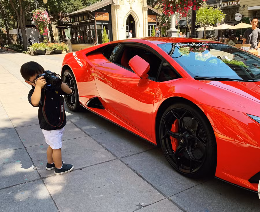 Cuộc sống của các Rich kid thế hệ 10X nhà sao Việt: Ở biệt thự triệu đô, tủ đồ ngập hàng hiệu, du lịch khắp thế giới ảnh 27