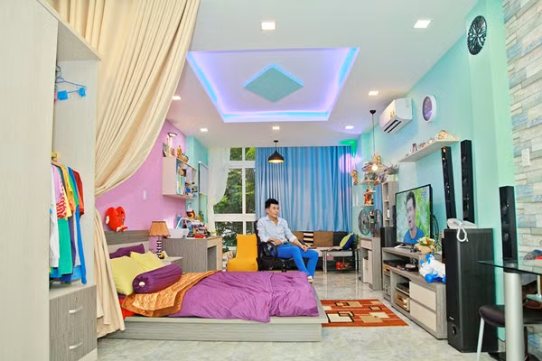 Nhà phố 70 tỷ nhìn đâu cũng thấy màu tím của nam ca sĩ từng là một trong Tứ đại thiên vương của nhạc Việt - Ảnh 3.