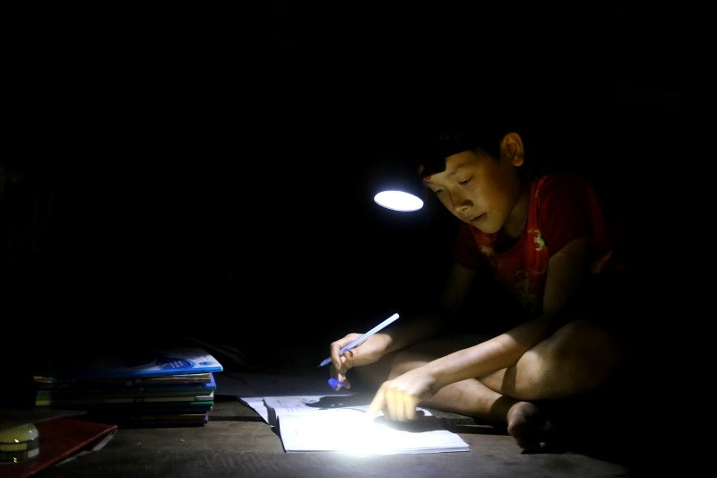 Cậu bé sống một mình trên núi và lời từ chối bất ngờ với thầy chủ nhiệm ảnh 1 Cậu bé sống một mình trên núi và lời từ chối bất ngờ với thầy chủ nhiệm ảnh 1