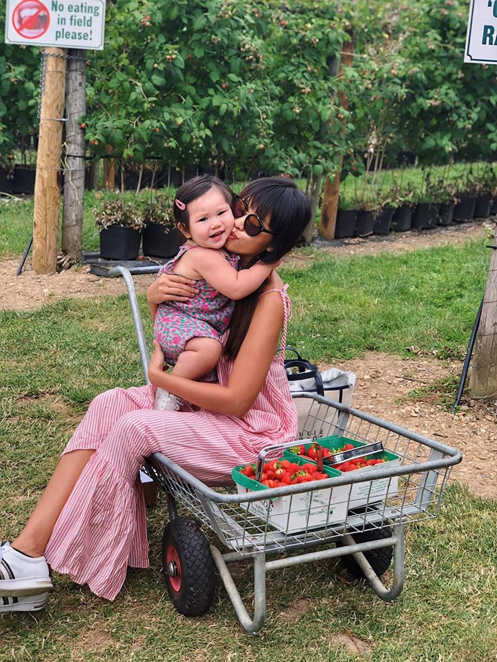 Cuộc sống của các Rich kid thế hệ 10X nhà sao Việt: Ở biệt thự triệu đô, tủ đồ ngập hàng hiệu, du lịch khắp thế giới ảnh 57 Cuộc sống của các Rich kid thế hệ 10X nhà sao Việt: Ở biệt thự triệu đô, tủ đồ ngập hàng hiệu, du lịch khắp thế giới ảnh 57