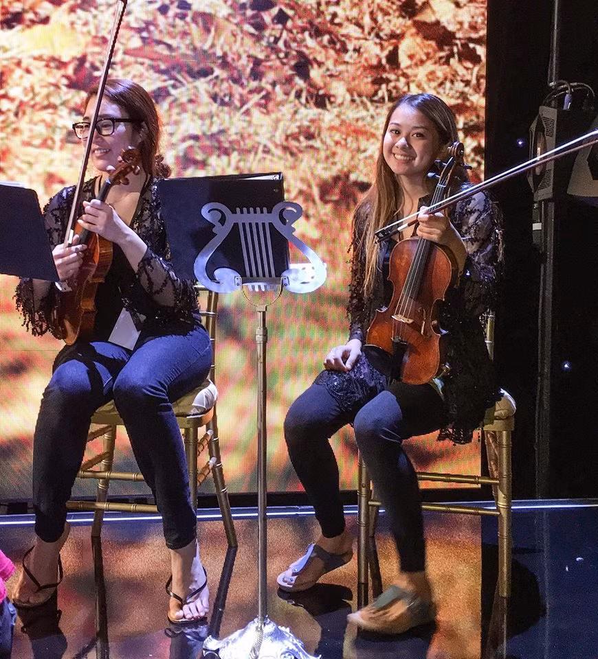 Hai cô con gái xinh đẹp giỏi giang kín tiếng của MC Kỳ Duyên