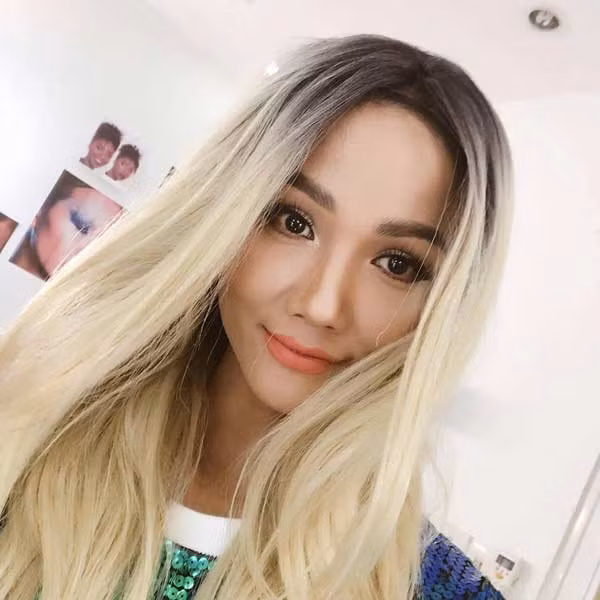 H’Hen Niê siêu ngầu với tóc bạch kim, gây sốt xình xịch ảnh 5 lai "bien hinh" sieu ngau voi toc bach kim, h’hen nie khien fan sot xinh xich - 7