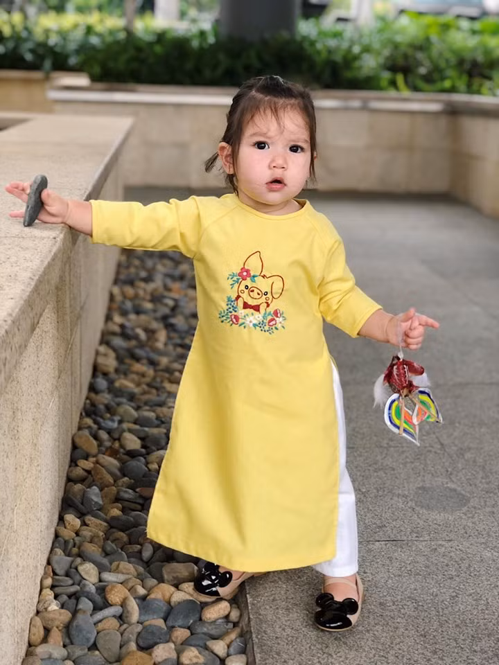 Cuộc sống của các Rich kid thế hệ 10X nhà sao Việt: Ở biệt thự triệu đô, tủ đồ ngập hàng hiệu, du lịch khắp thế giới ảnh 53