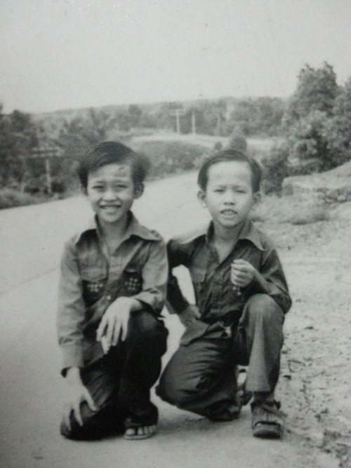 Bất ngờ loạt ảnh thời trẻ “đẹp trai, phong trần” của Hoài Linh ảnh 1 Giải trí - Bất ngờ với loạt ảnh